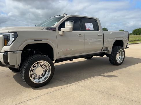 Used 2026 GMC Sierra 2500 AT4 w/ AT4 Premium Plus Package AWD/4WD image 4