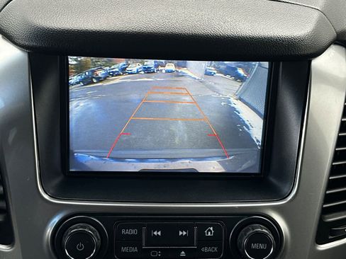 Used 2017 Chevrolet Suburban LT image 23