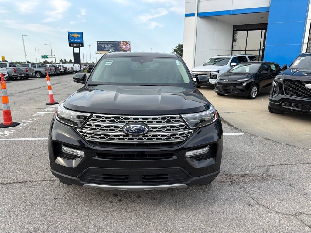 Used 2021 Ford Explorer Limited w/ Equipment Group 301A AWD/4WD image 3
