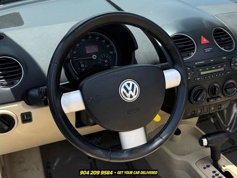 Used 2010 Volkswagen Beetle Convertible FWD image 15