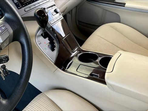 Used 2010 Toyota Venza image 15