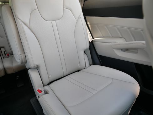 Used 2023 Kia Sorento SX AWD/4WD image 14