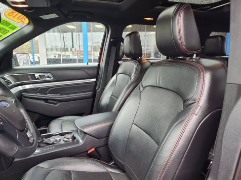 Used 2018 Ford Explorer Sport w/ Equipment Group 401A AWD/4WD image 15