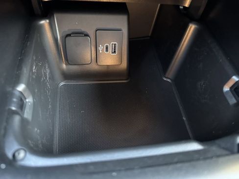 New 2025 Ford Explorer ST-Line w/ Premium Package image 31