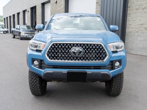 Used 2019 Toyota Tacoma TRD Off-Road w/ Technology Package AWD/4WD image 2