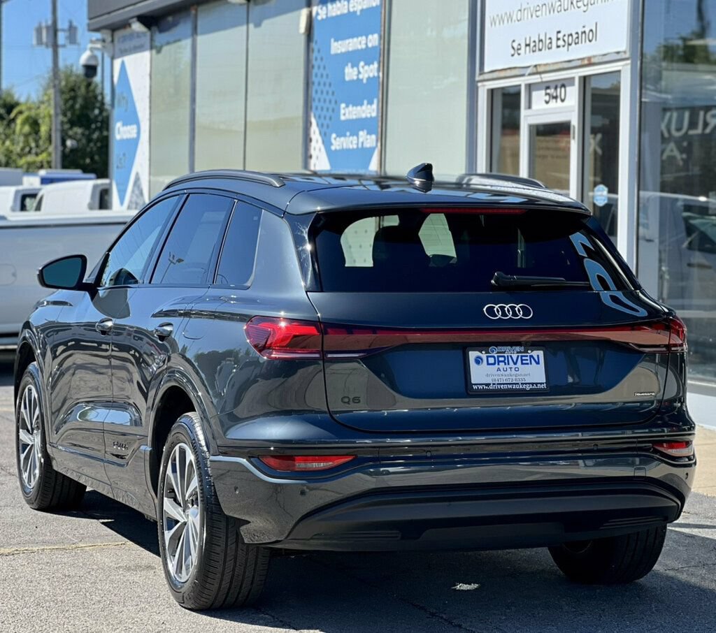 Used 2025 Audi Q6 e-tron Premium w/ Convenience Package AWD/4WD image 3