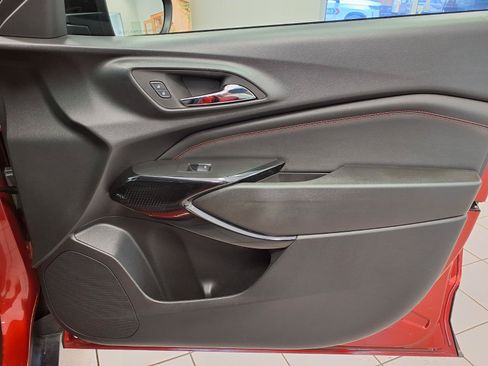 Used 2024 Chevrolet Trax RS w/ Sunroof Package FWD image 11