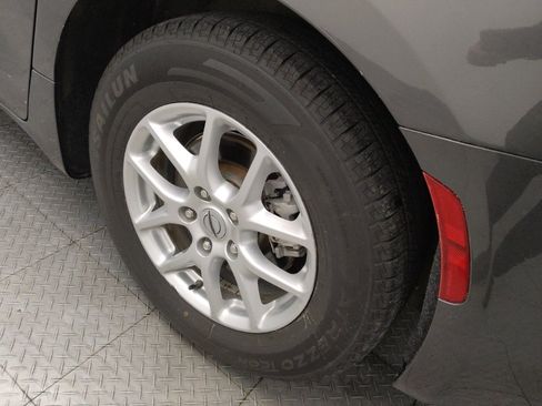 Used 2023 Chrysler Voyager LX FWD image 31