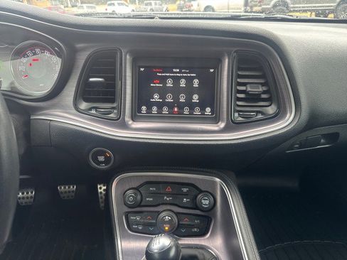 Used 2018 Dodge Challenger R/T w/ Performance Handling Group image 12
