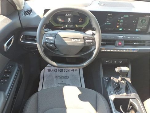 Used 2025 Kia K4 FWD image 7