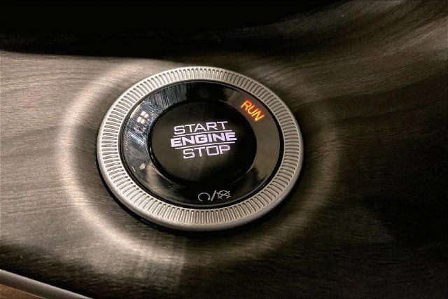 Used 2024 Jeep Grand Cherokee Limited AWD/4WD image 33
