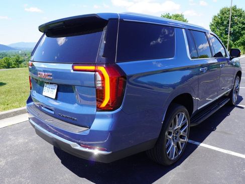 Used 2026 GMC Yukon XL Elevation w/ Elevation Premium Package AWD/4WD image 18