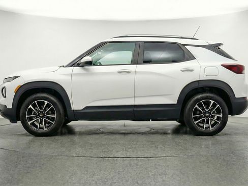 Used 2025 Chevrolet TrailBlazer LT FWD image 5