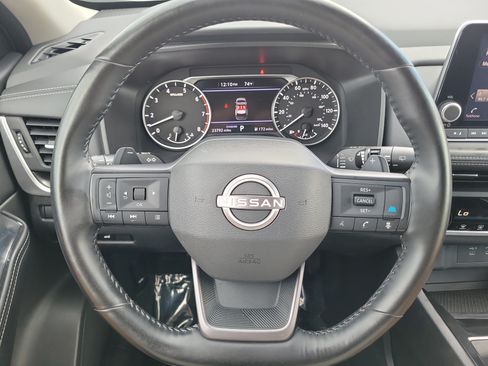 Used 2025 Nissan Rogue SV FWD image 20
