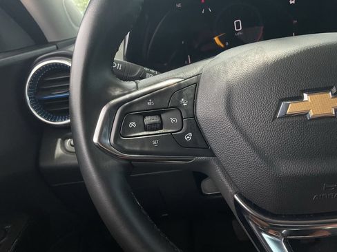 Used 2025 Chevrolet Trax LT w/ LT Convenience Package FWD image 26