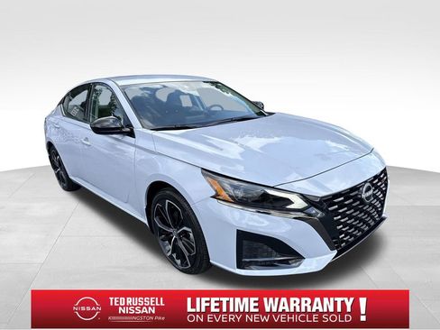 New 2025 Nissan Altima 2.5 SR image 3