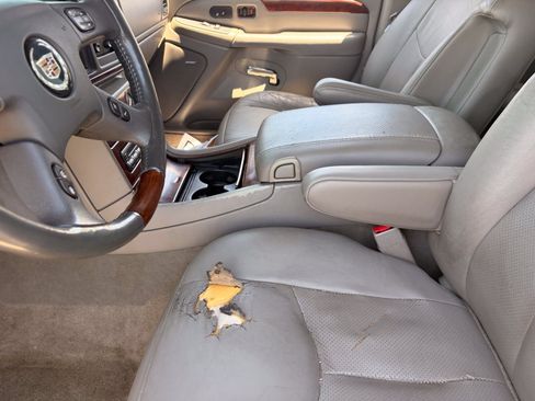Used 2005 Cadillac Escalade AWD image 12