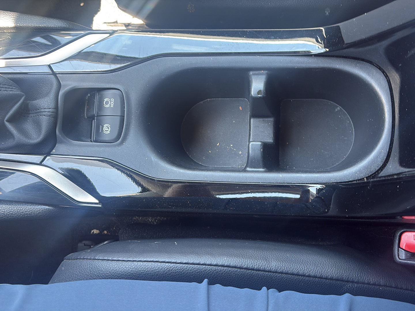 Used 2025 Toyota Corolla Cross XLE AWD/4WD image 21
