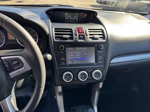 Used 2017 Subaru Forester 2.5i image 9