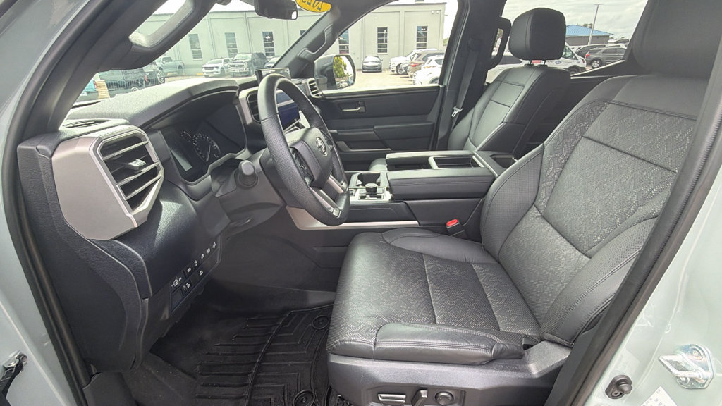 Used 2025 Toyota Tundra SR5 w/ SR5 Premium Package AWD/4WD image 22