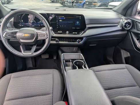 Used 2025 Chevrolet Equinox LT FWD image 13