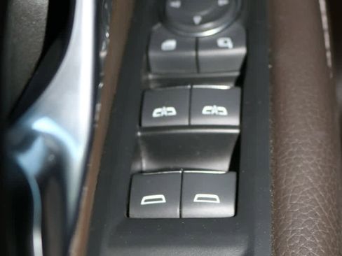 Used 2022 GMC Yukon XL Denali AWD/4WD image 20