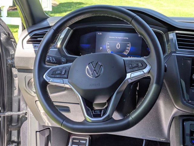 Used 2023 Volkswagen Tiguan SE R-Line FWD image 19