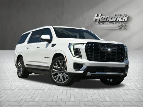 Used 2025 GMC Yukon XL Denali Ultimate image 2