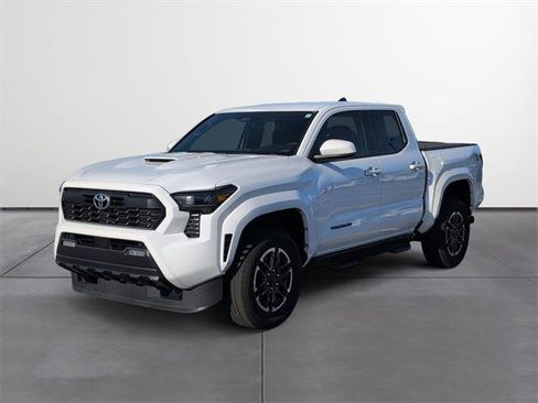 Used 2024 Toyota Tacoma TRD Sport image 2