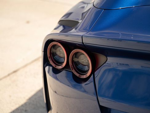 Used 2021 Ferrari 812 GTS RWD image 26