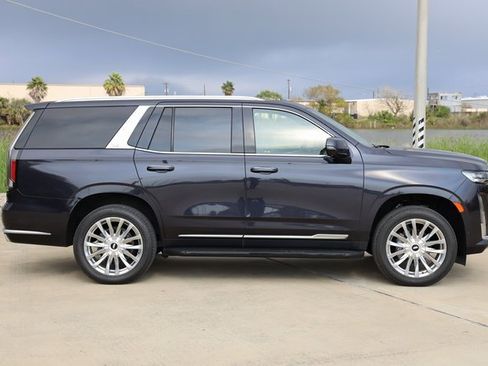 Certified 2022 Cadillac Escalade Premium Luxury image 4