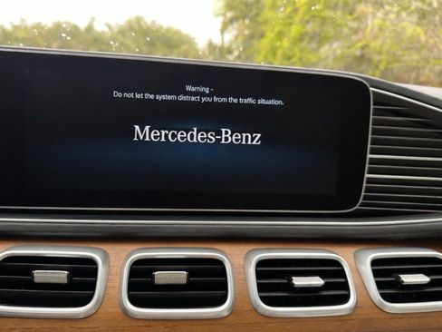 Used 2022 Mercedes-Benz GLS 450 4MATIC image 18