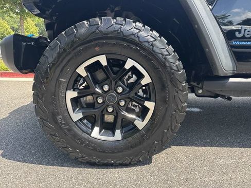 Certified 2025 Jeep Wrangler Unlimited Rubicon 4xe w/ Convenience Group AWD/4WD image 10