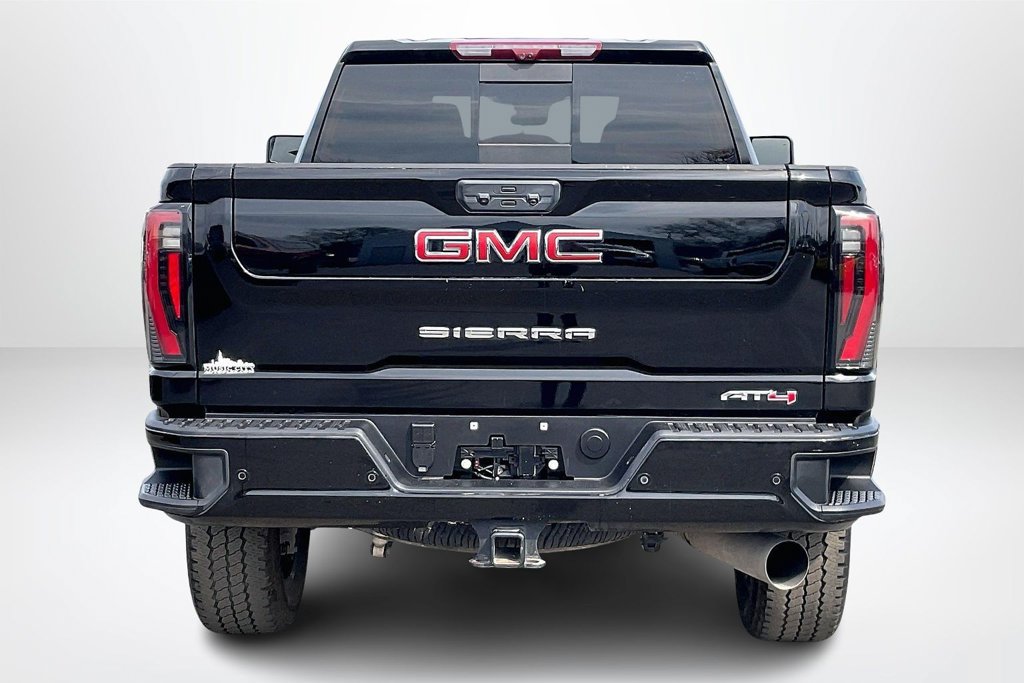 Used 2025 GMC Sierra 2500 AT4 w/ Technology Package AWD/4WD image 7