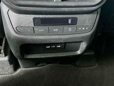 Used 2025 Honda Pilot EX-L image 26