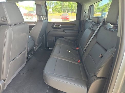 Used 2026 GMC Sierra 1500 SLT AWD/4WD image 5