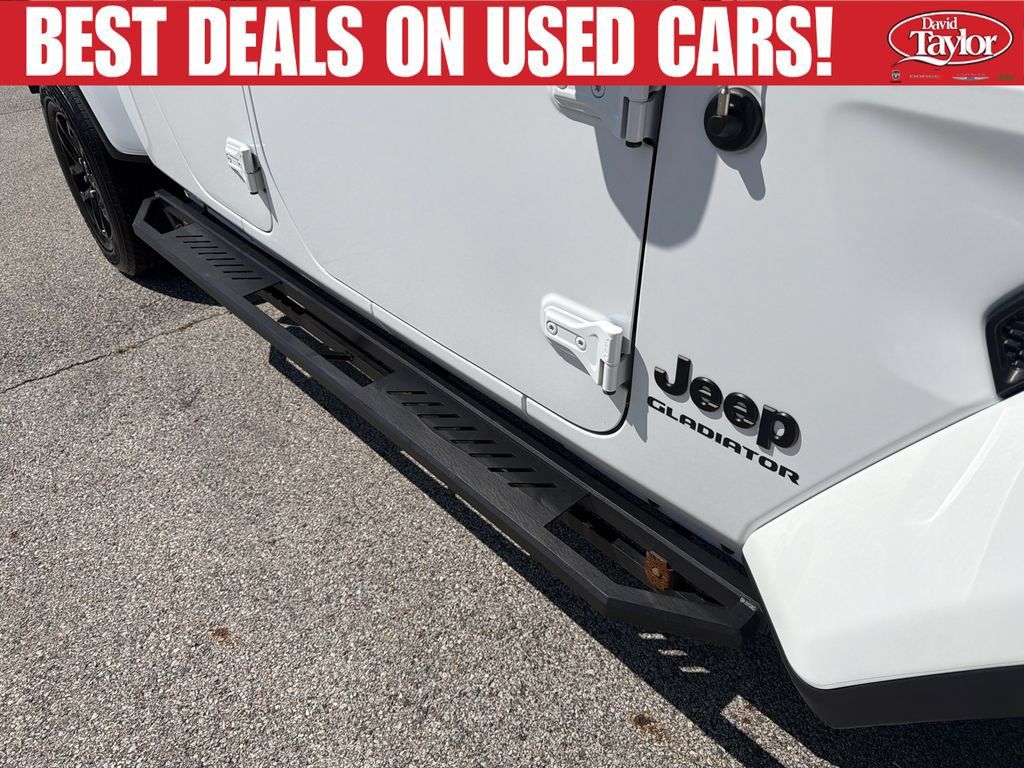 Used 2022 Jeep Gladiator Sport AWD/4WD image 31