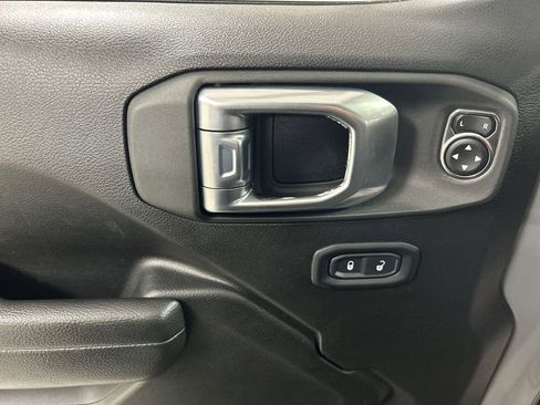 Used 2022 Jeep Wrangler Unlimited Sport image 11