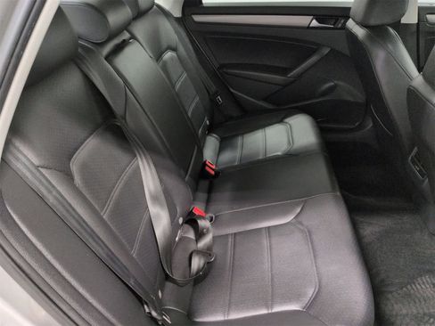 Used 2014 Volkswagen Passat 1.8T SE image 22