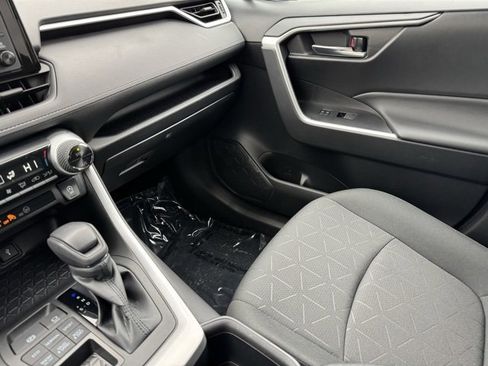 Certified 2022 Toyota RAV4 XLE image 20