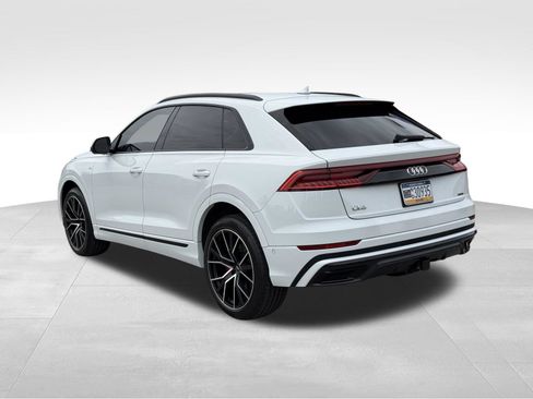 Used 2019 Audi Q8 Prestige w/ Luxury Package AWD/4WD image 3
