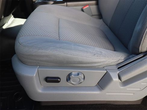 Used 2014 Ford F150 XLT w/ XLT Chrome Package image 14