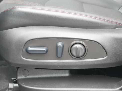 Used 2023 Chevrolet Equinox RS AWD/4WD image 13