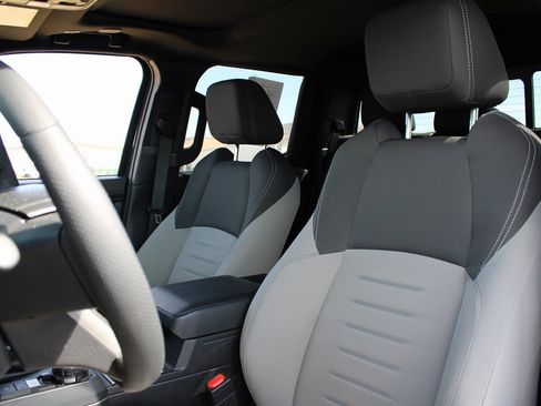 Used 2024 Toyota Tacoma TRD Off-Road image 16