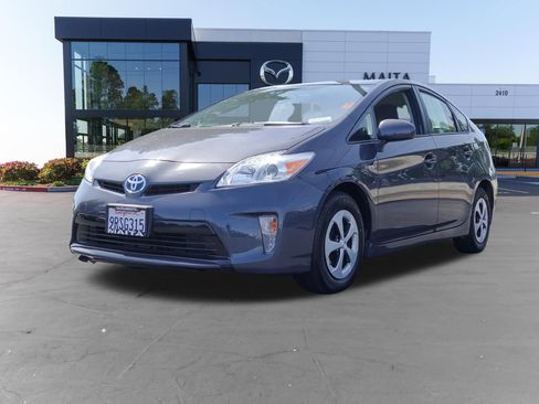 Used 2015 Toyota Prius Two FWD image 7