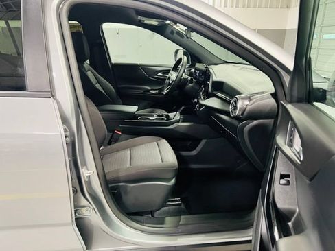 Used 2026 Chevrolet Equinox LT FWD image 34