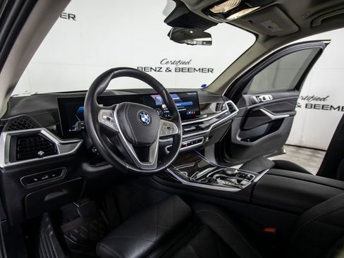 Used 2024 BMW X7 xDrive40i w/ Parking Assistance Package image 17