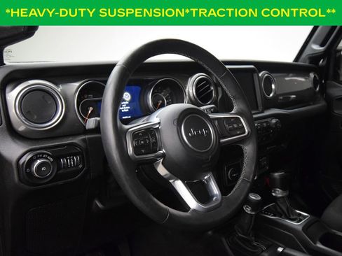 Used 2019 Jeep Wrangler Unlimited Sahara AWD/4WD image 15