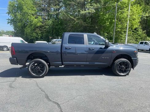 New 2026 RAM 2500 Laramie AWD/4WD image 9