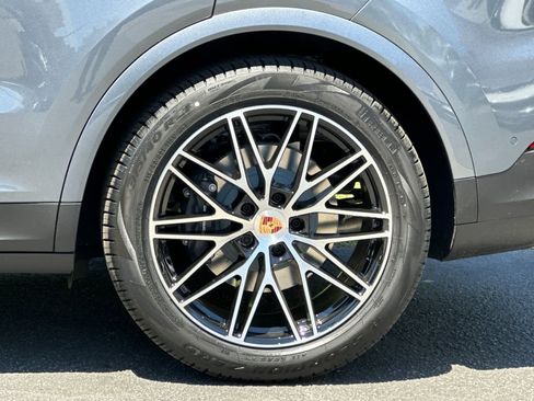 New 2026 Porsche Cayenne AWD/4WD image 32